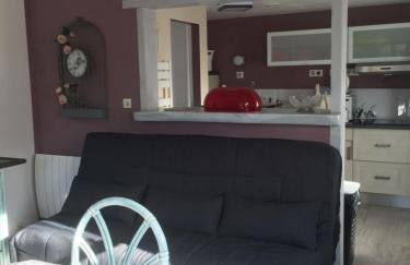 A pied, 300m de la plage et 500m du village - Photo 23