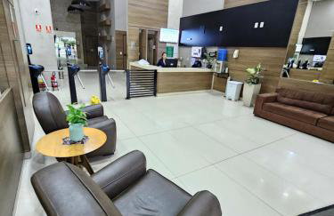 EDIFÍCIO ESSENCIALE PREMIER, 34º ANDAR, VAZADO, DE FRENTE A ENTRADA DO FLAMBOYANT SHOPPING, COM ESTACIONAMENTO GRÁTIS, COZINHA, FECHADURA ELETRÔNICA, WI-FI, TV COM ROKU, PISCINA, LAVANDERIA SEM CUSTO ADICIONAL By REI DOS FLATS - Foto 19