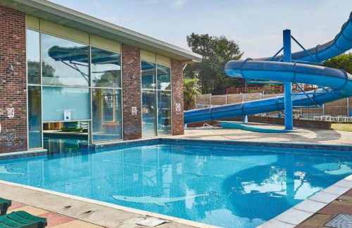 3 Bedroom Caravan - Sleeps 8 - Parking, Wifi, Pool - Foto 10