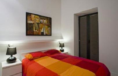 Apartamentos Hiedra y Tapinería Mercado Central - Photo 30