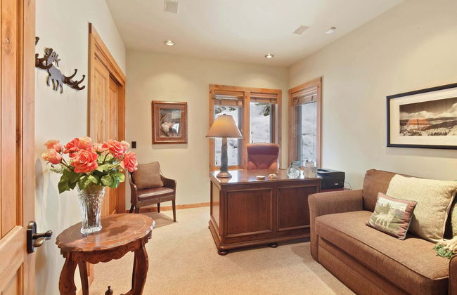 Wulf's Lodge at Olympic Valley Unwind in Hot Tub! - Photo 3