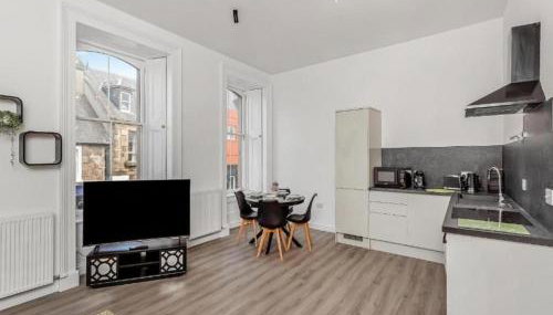 Family - Parking - Central - Wifi - Sleeps 4 - Foto 2, stove, dishwasher, minibar