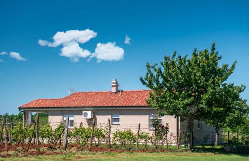 Family holiday house with private pool and playground - Foto 55