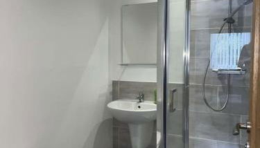 Lovely one bed, open plan studio apartment. - Photo 5