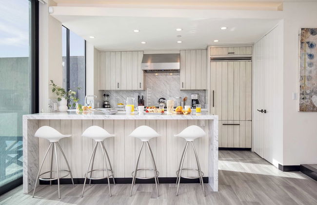 Matador by Avantstay Ocean Front Malibu Pad w/ Rooftop Patio - Photo 2