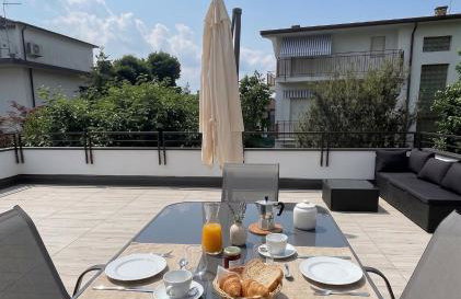 LA TERRAZZA - Very Quiet - Free park - 3 min from Varese center and lake - AIR Conditioning - Cycling friendly - Foto 4