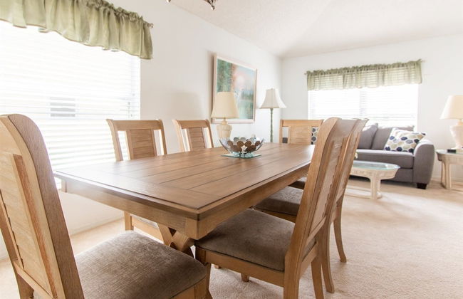 3 Bedroom Home With Private Screened Pool With Rock Waterfall Feature and Gameroom by Florida Dream Homes - Foto 10