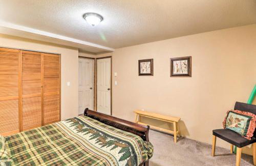 Riverfront Hungry Horse House with Large Deck! - Foto 13