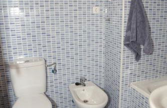 Quiet, Modern Apartment - Photo 16