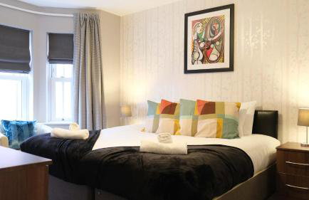 Spacious 4 Bedroom Home with Garden in Bedford - Foto 66