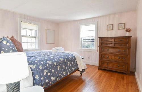 15556 - Walk to Skaket Beach or Bike to Rail Trail w Outdoor Shower SUP Board Ping Pong Table - Foto 13