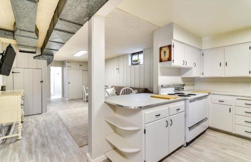 Serene Forest Grove Home with Deck and Stunning Views! - Foto 20