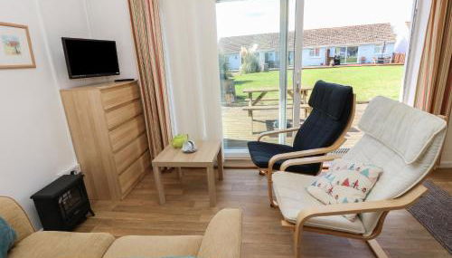 Drake Cottage - Photo 3