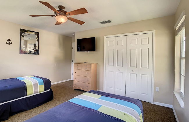 Fantastic 7 Bed 6 Bath in Prestigious Gated Comm - Foto 36