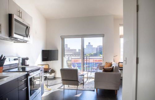 Modern Studio Apt with Rooftop, Gym, and Parking - Foto 11