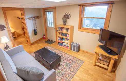 Secluded & Private Retreat- Hot Tub, Fire Pit, Near New River State Park - Foto 18