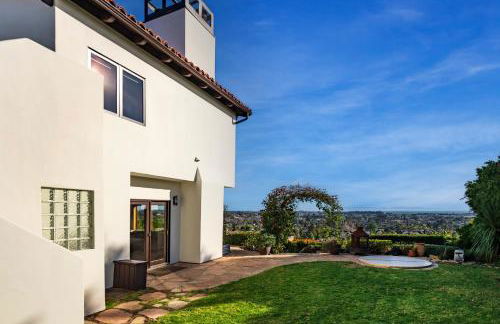 Luxury Home Atop the Hills - Foto 23