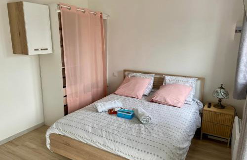 Maisonnette cosy au calme terrasse local vélo - Foto 11