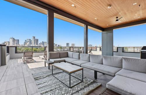 Skyline VIEWS, 5 mins to Downtown, Free Parking - Photo 27