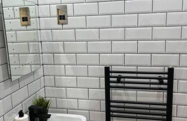 Cheerful 2 Bedroom Homely Apartment, Sleeps 4 Guest Comfy, 3x Double Bed, Parking, Free WiFi, Suitable For Business, Leisure Guest,Glasgow, Glasgow West End, Near City Centre, Perfect For Common Wealth Games 2026 - Foto 20