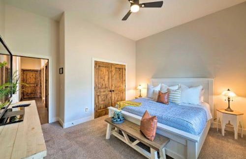 Modern Farmhouse with Patio, Grill and Mtn Views! - Foto 13