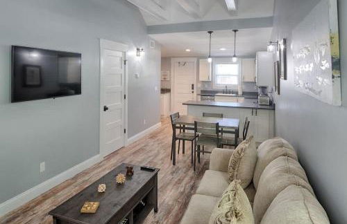 Updated Cottage in Heart of Town Park & Walk - Foto 2