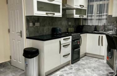 Cozy Luxurious Flat near LHR - Foto 5