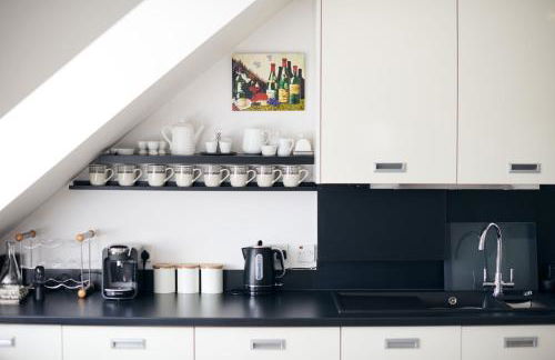 Footprints-comfortable and modern one bedroom Apartment - walking distance to the pretty harbour - Photo 9