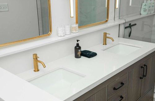 Stylish Getaway with Hot Tub-Near Downtown Indy-Family Friendly - Foto 50