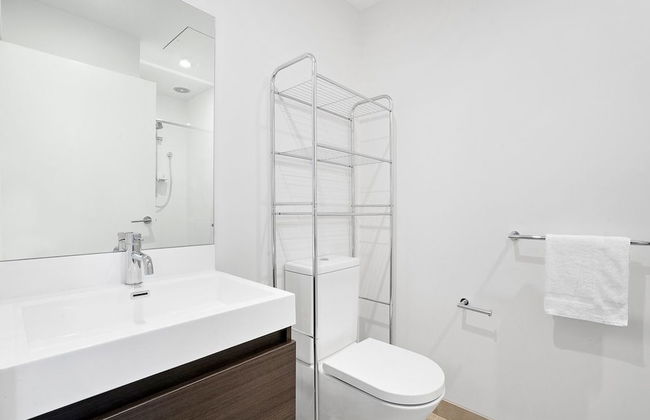 DINA, 2BDR Carlton Apartment - Photo 9