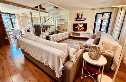 CASA PIXURRI en Lanuza compuesta de 5 apartamentos turísticos en casona pirenaica, a 10 minutos de las ESTACIONES de ESQUÍ de FORMIGAL-PANTICOSA - Foto 5