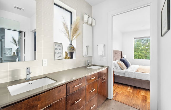 Walk to Restaurants & Entertainment on East Side - Foto 26