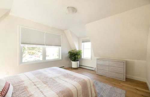 Spacious 4BR Beach Retreat, Steps to Pine Point - Foto 21