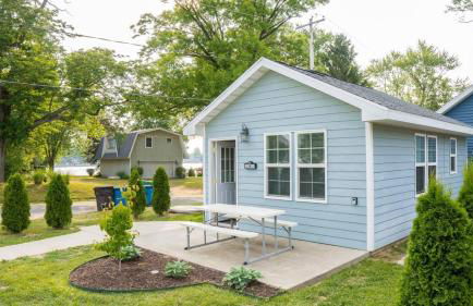 Sister Lake Cottages - Unit 1 - Photo 29