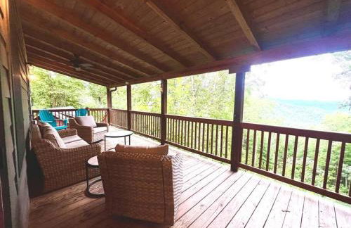 Nantahala Nook, cabin w/hot tub,game room, & wifi - Foto 32