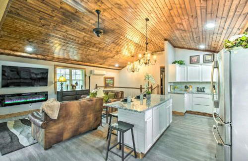 Otto Home with Fire Pit, Tree House and Hot Tub! - Foto 10