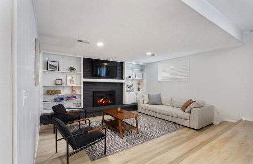 Spacious and Cozy 5 Bed 3 Bath Vacation House W 2 King 3 Queen! Sleep 12! 15Min to Red Rocks - Foto 51