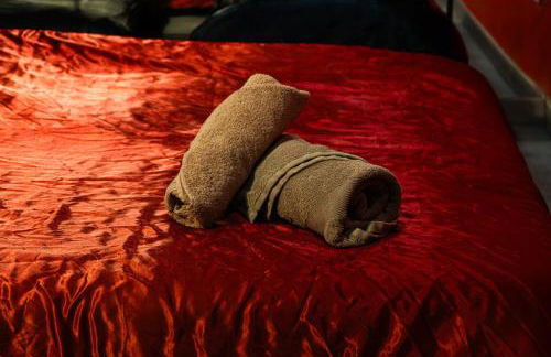 Perle d'eau-Love Room-Jacuzzi-Sauna-Proche Montbéliard et Belfort - Foto 19