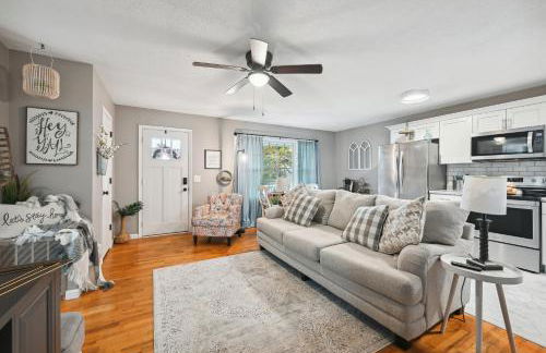 Vine Grove Home with Deck, 4 Mi to Saunders Springs! - Foto 4