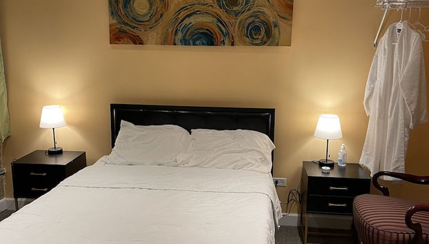 Azhar Pirzada - Foto 2, Habitación