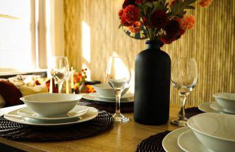 Bradford City Centre Walk To Trains, Dining, 65' Smart TV, Perfect For Working Professionals - Foto 5