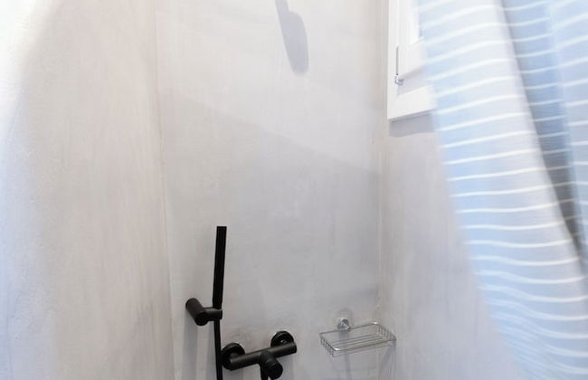 Parosquare Central Suites - Photo 38