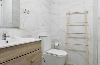 Charming Lucero - Foto 5