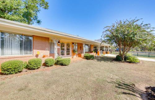 Fire Pit and Patios Peaceful Alto Getaway! - Foto 32