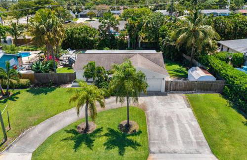 Stunning Tropical Heated Pool House Near The Beach - Foto 8