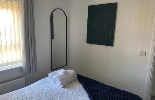 Newcastle Spacious 3-bedroom Semi-detached House with Parking, Sleeps 8, by URBAN PINNACLE STAYS - Foto 16