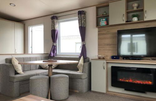 Excellent Caravan 2 Bedrooms Sleeps 6 - Foto 19