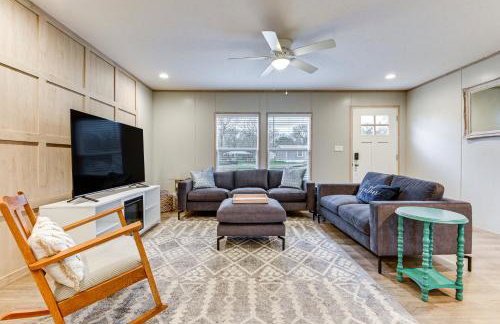 Hudson Oaks Country Creekside Home Hot Tub and Deck - Photo 4