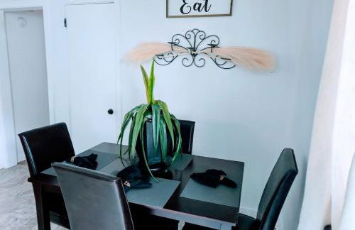 2 Bedroom Kitchen and Living Area - Foto 8