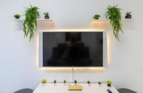 Apê Novo 5 min do Centro, Shopping e Praia com Garagem e Ar condicionado - Foto 9